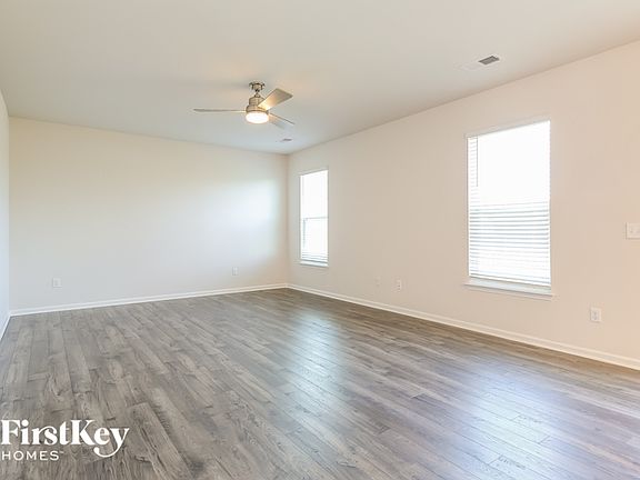 3rd image of 424 Stonefence Dr