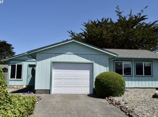 650 8th Ct SW, Bandon, OR 97411