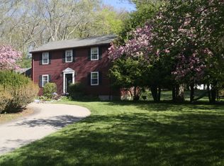 4 Lamplighter Ln, Sherborn, MA 01770