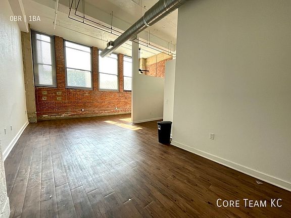 2nd image of 934 Broadway St #112
