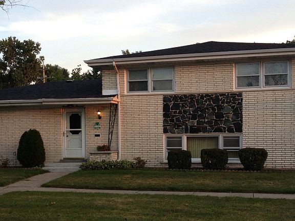 3rd image of 9800 S Massasoit Ave