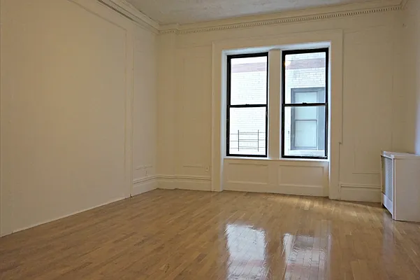 Rented by Metropolitan Equities | media 10