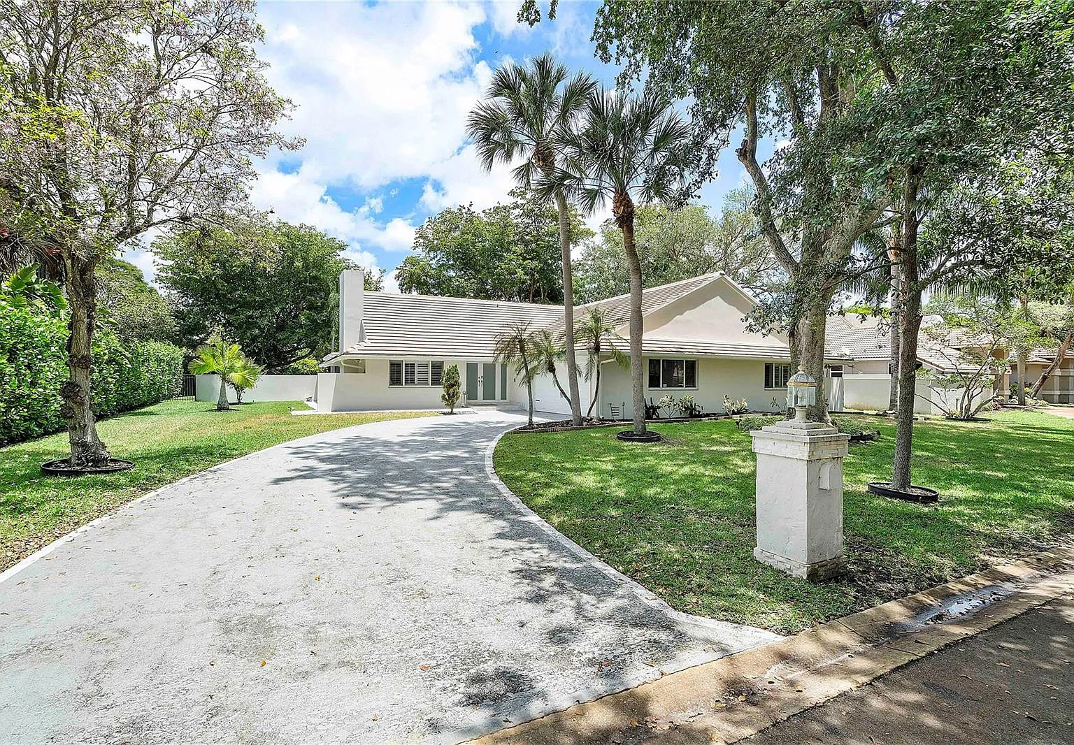 4 bed, 2691 sqft, $7,000 — Photo 3