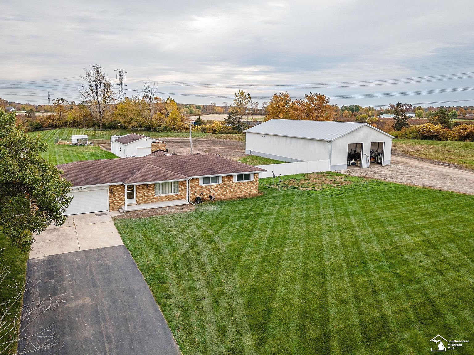 11430 Armstrong Rd, South Rockwood, MI 48179 Zillow