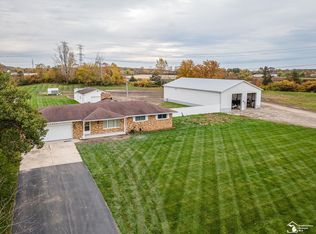 11430 Armstrong Rd, South Rockwood, MI 48179