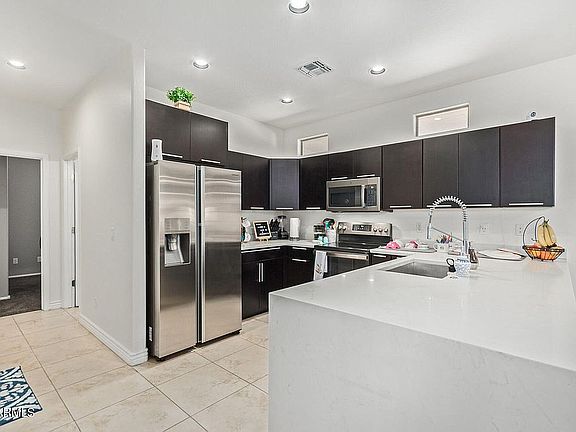 4th image of 16838 N 49th Way