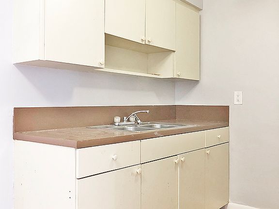 5th image of 430 NW 41st St #8