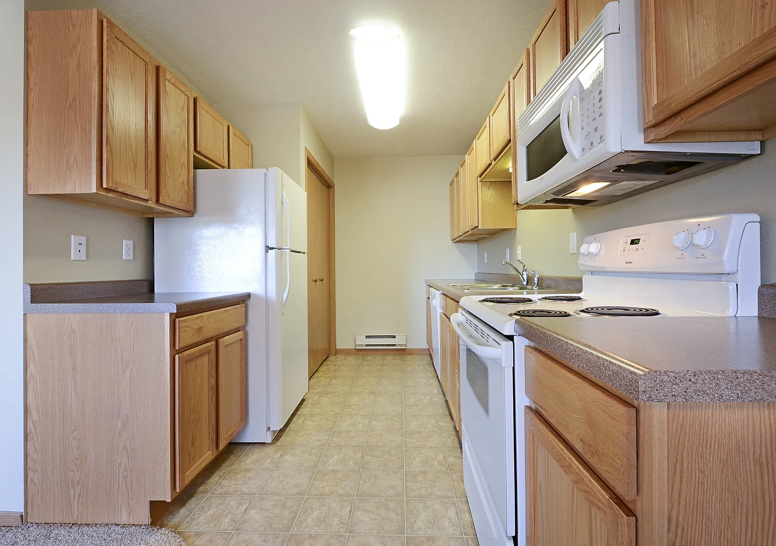 Golden Ridge Apartments — Photo 3