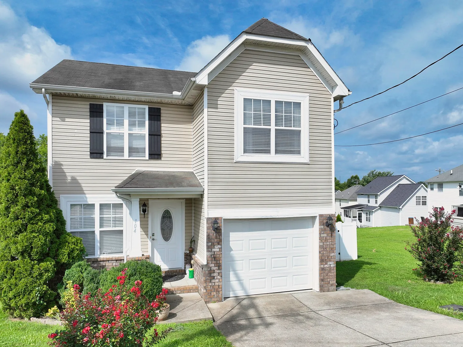 3 bed, 2.5 bath, 1292 sqft, $2,200 — Photo 3