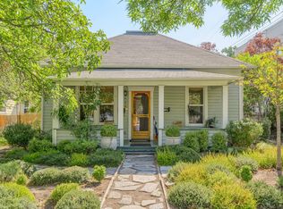 162 4th St, Ashland, OR 97520