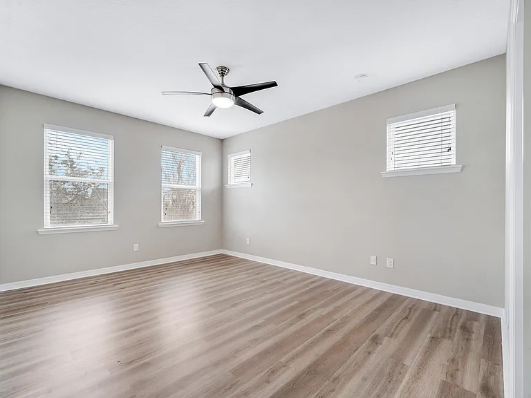8161 Laureate Blvd — Photo 13