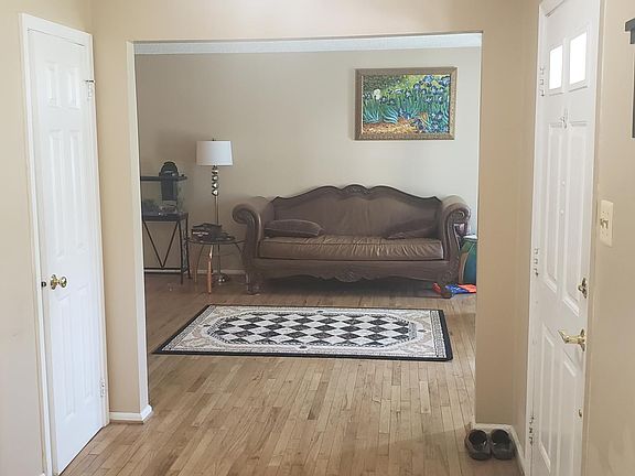 5th image of 3512 Forsythia Ln