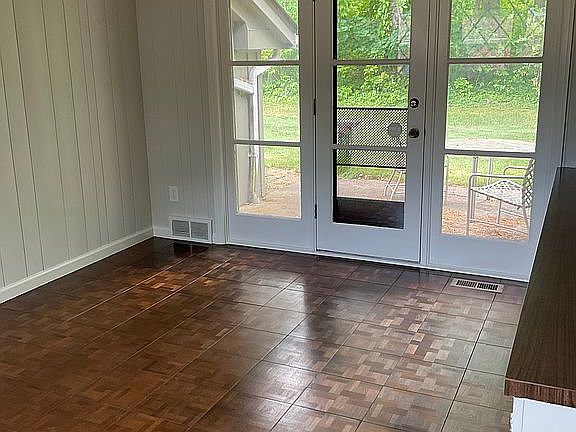 5th image of 154 Orchard Hill Dr