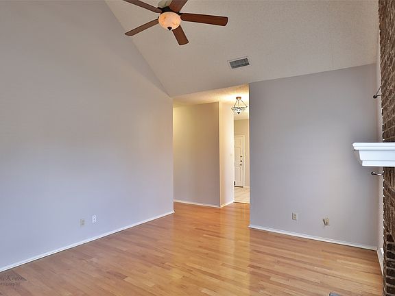 5th image of 7325 Clariece Dr