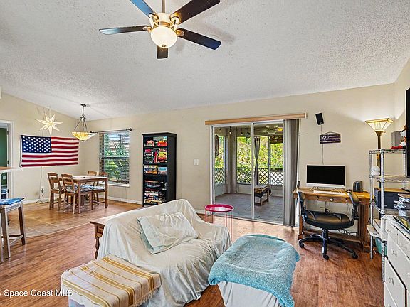 4th image of 2699 Haberland Ave SE