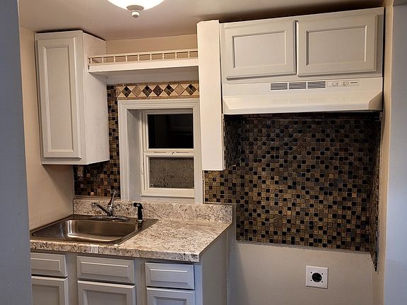 2nd image of 323 S Garden St #2-B