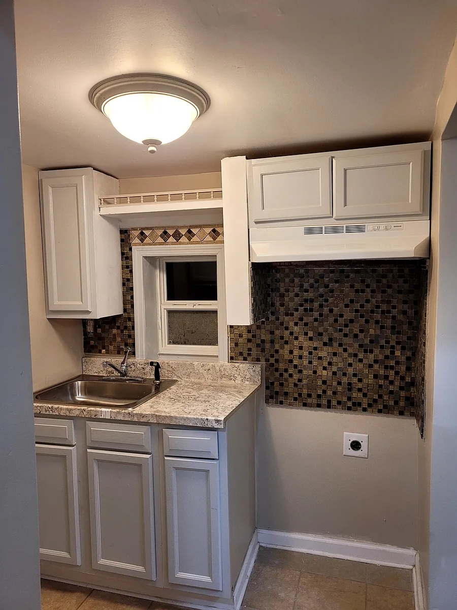 Building Photo - 323 S Garden St #2-B