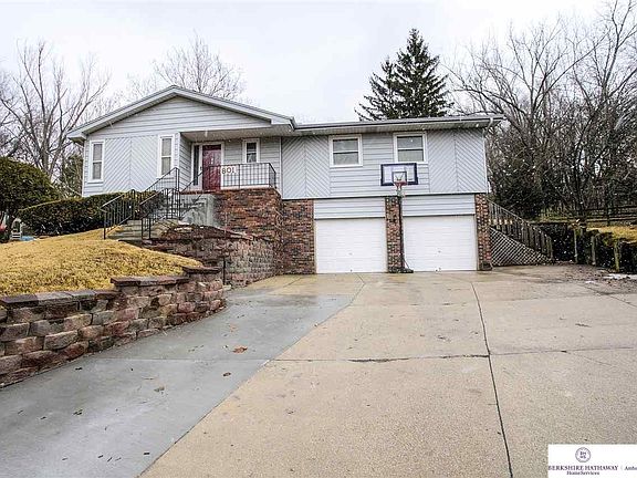 2nd image of 801 Moore Dr