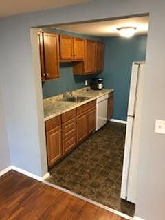 1st image of 45 N Elm St APT 3
