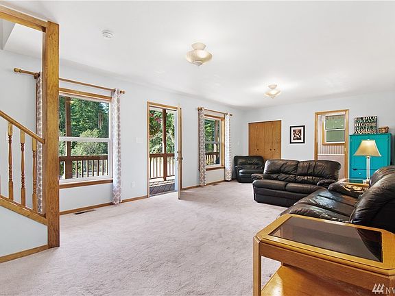 3rd image of 11151 Jacobs Ln SE