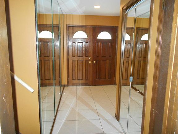 2nd image of 3241 Stewart Dr