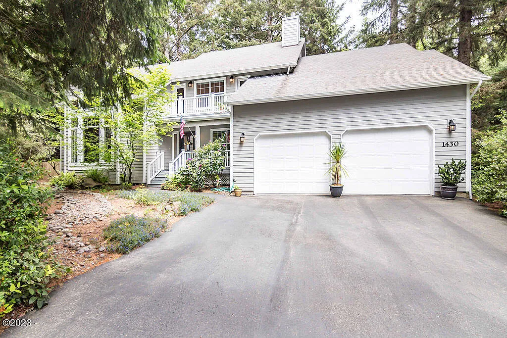 1430 SW Walking Wood photo 1