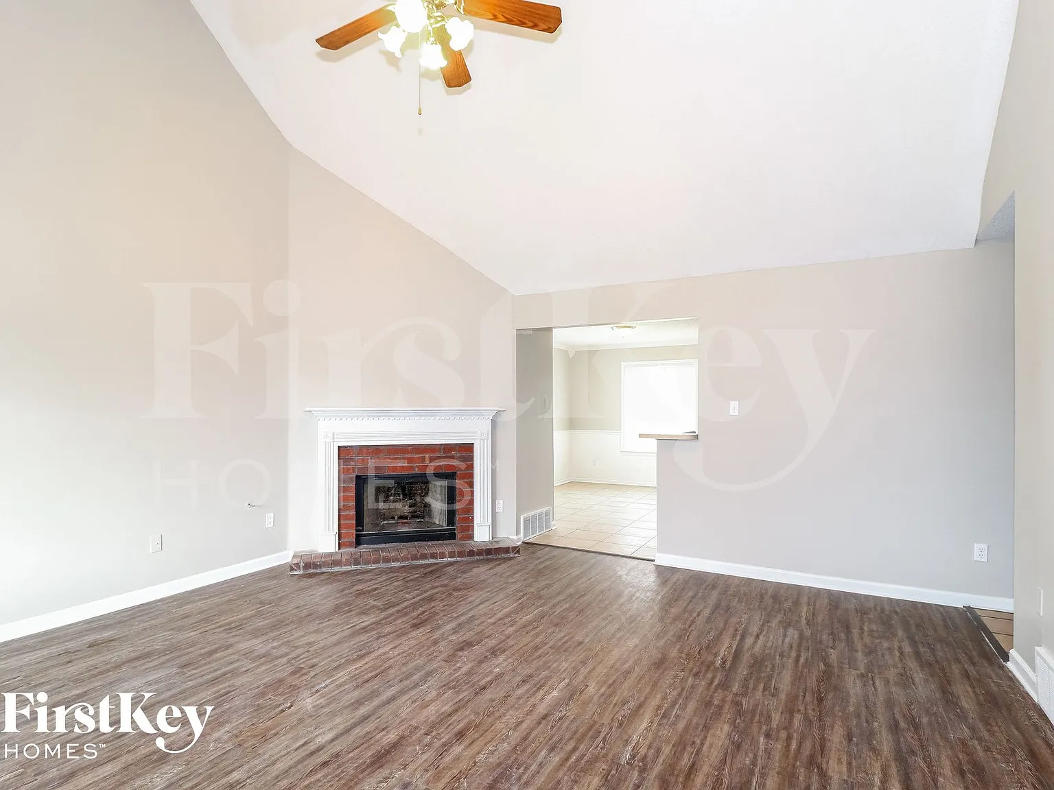 3 bed, 2.5 bath, 1665 sqft, $1,905 — Photo 3