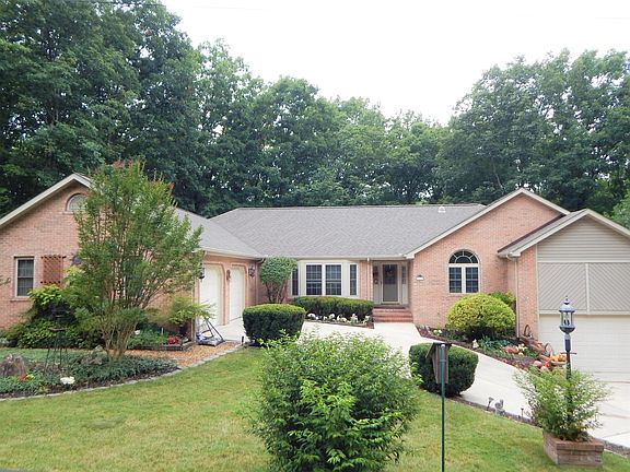 2nd image of 17 Claremont Cir