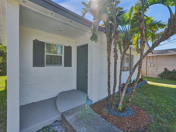 2nd image of 4100 SW 21st Street