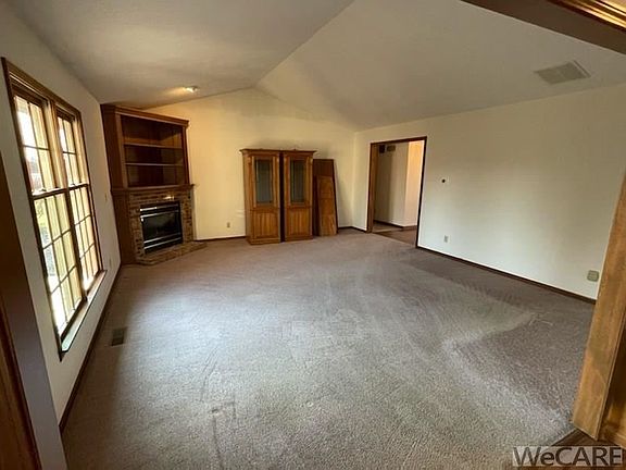 5th image of 4855 Amaryllis St