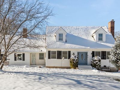 909 Dorset Street, South Burlington, VT, 05403