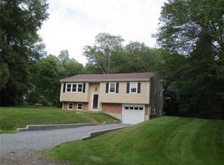 114 Pinecrest Dr, Glocester, RI 02857