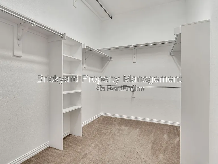 350 Pine Valley Dr — Photo 37