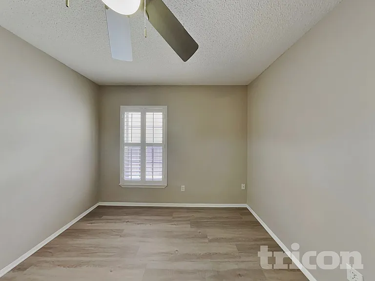 10630 Satinwood Cir — Photo 12