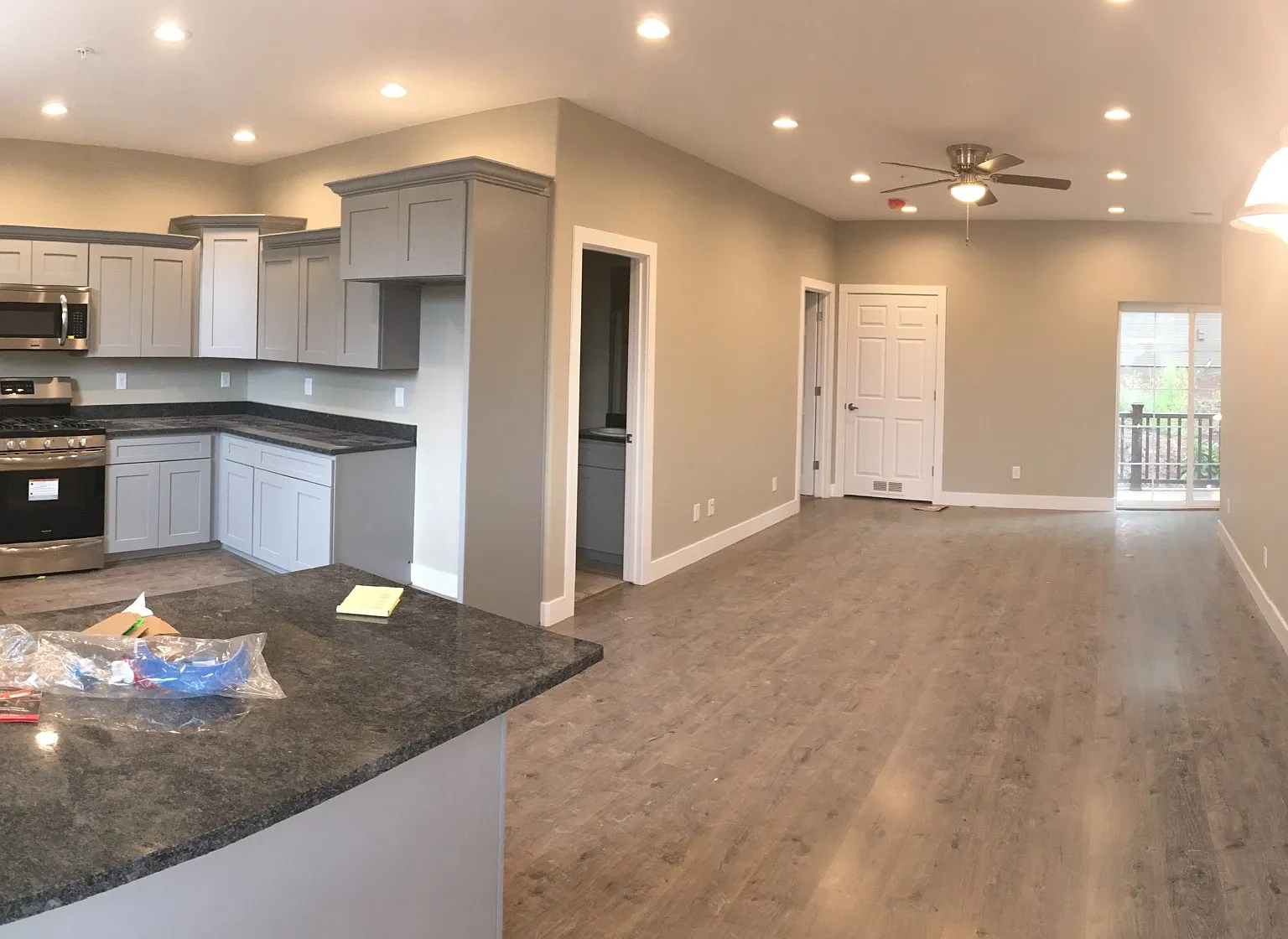 4 bed, 1624 sqft, $2,500 — Photo 2