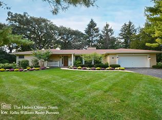 19 Elm St, Hawthorn Woods, IL