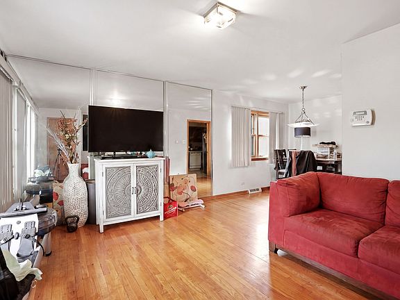 4th image of 10148 S Peoria St