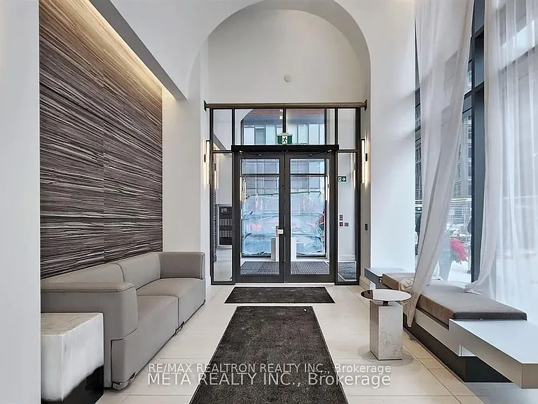 39 Roehampton Ave #4301 — Photo 38