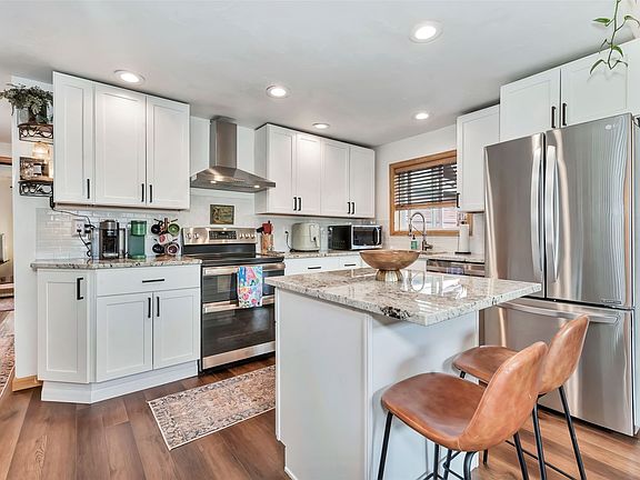 3rd image of 3025 Columbine Drive UNIT 30