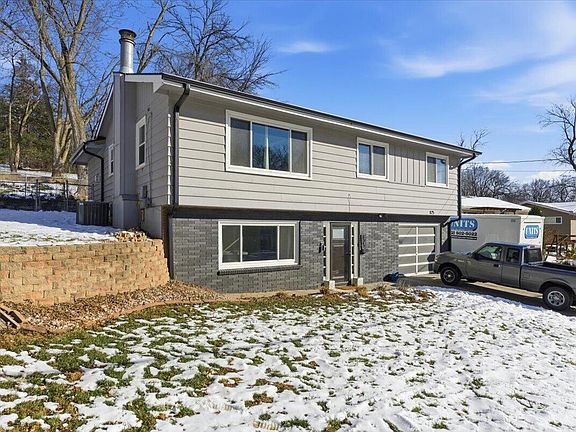 3rd image of 825 McKenzie Ave