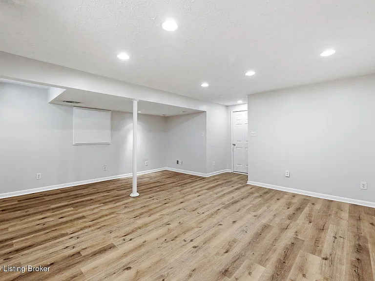 4029 Orchard Lake Dr — Photo 30