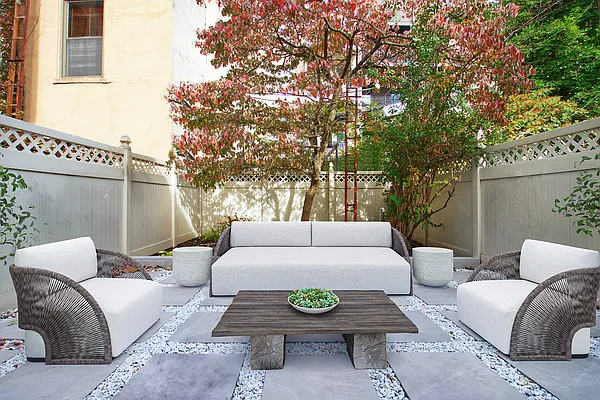 Rented by Corcoran | media 17