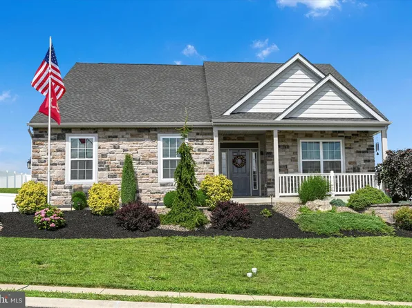 11 Bisbee Dr, Leesport, PA 19533