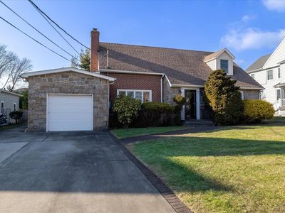 90 Windsor Avenue, Rockville Centre, NY, 11570