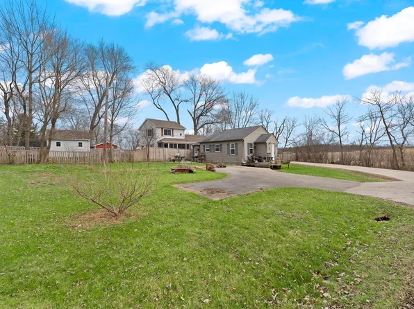 37115 N Sistina Ave, Lake Villa, IL 60046