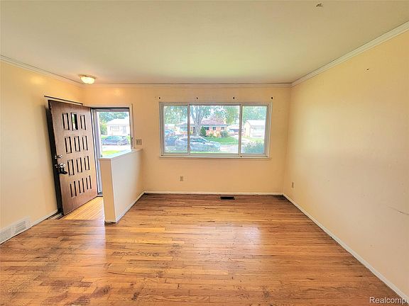 4th image of 11348 Jonas Ave