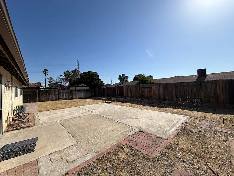4309 Rosewall St — Photo 40