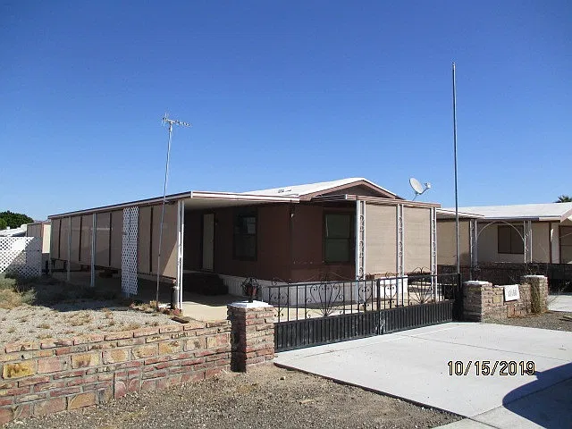 2 bed, 832 sqft, $900 — Photo 2