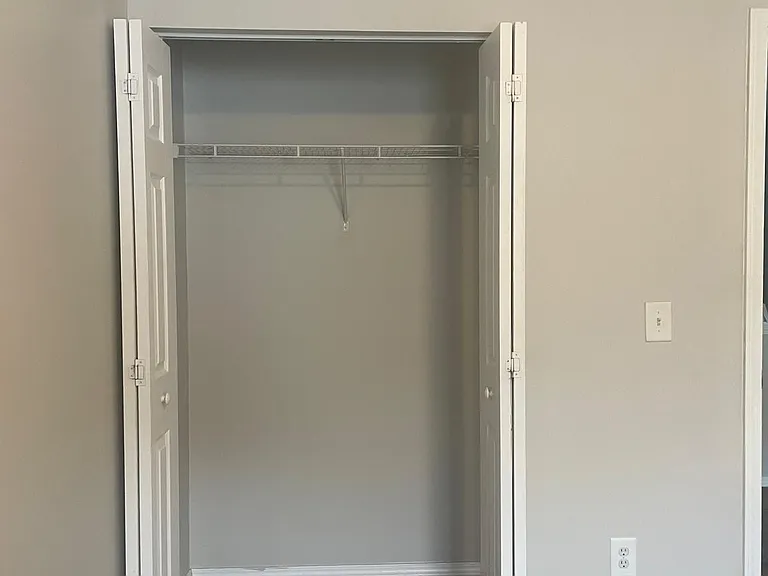 2722 Sutherland Dr — Photo 20