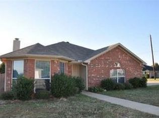 1102 Woodlands Park Dr, Lindale, TX 75771